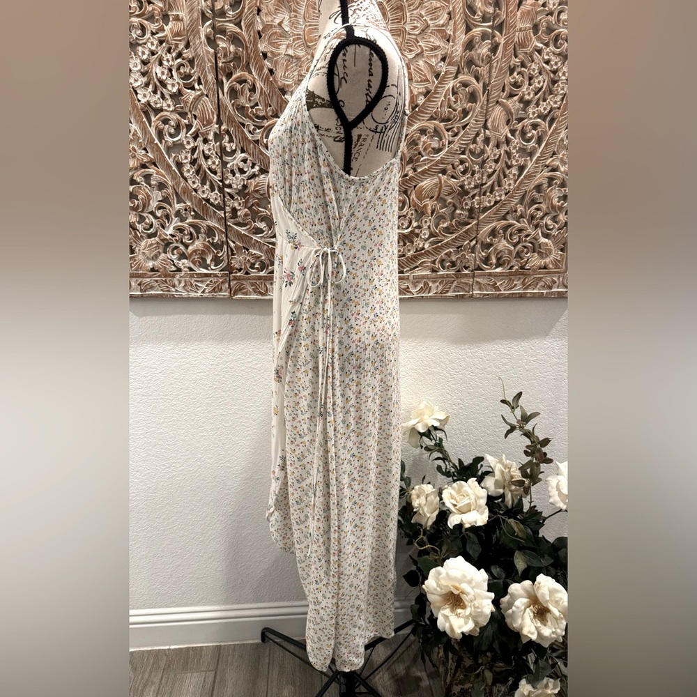 Mudd Super Soft Dainty Floral Boho Country Chic Faux Wrap Midi Summer Dress - Picture 8 of 13
